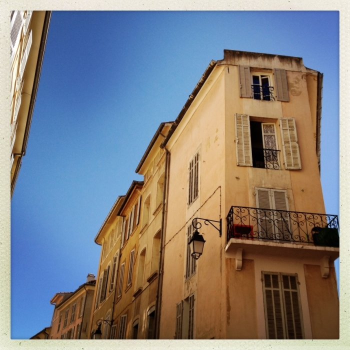 Ein schönes Haus in der Provence. Lebt hier Gott in Frankreich?