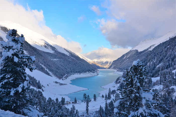 Ein Gletschersee auf einem Tiroler Gletscher