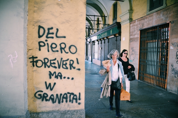 Ein Graffiti in Turin