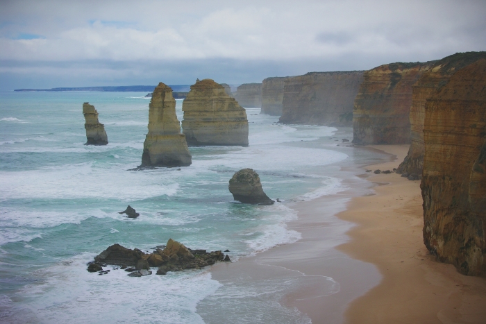 Backpacking Australien wie hier an der Great Ocean Road und den zwölf Aposteln 