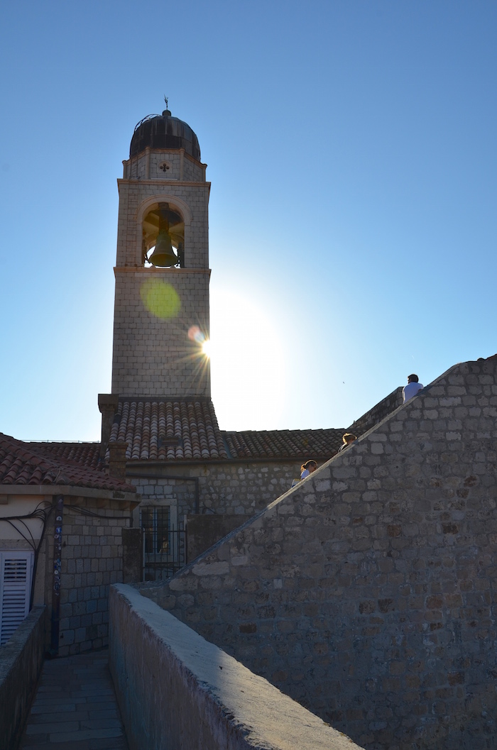 Walls_of_Dubrovnik_sun