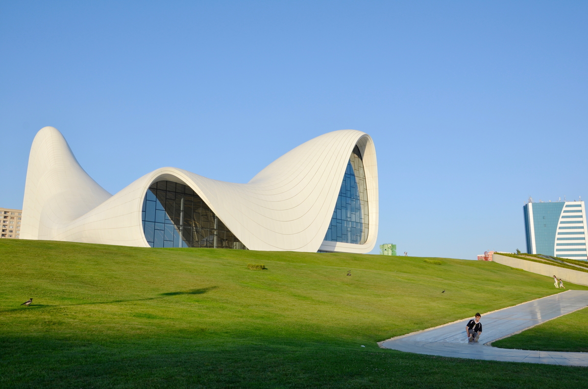 azerbaijan travel Heydar Aliyev Center