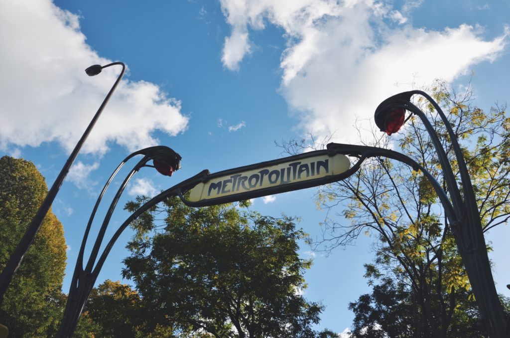 Ein Tag in Paris mit der Metro