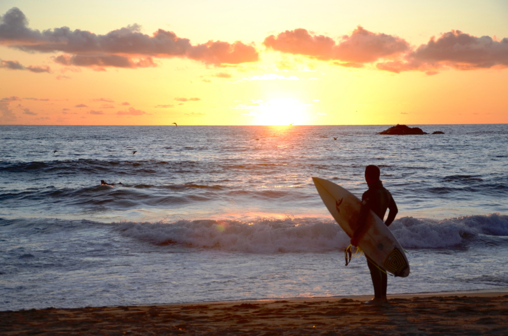 Surfen an der Pazifikküste und andere Sehenswürdigkeiten Chile